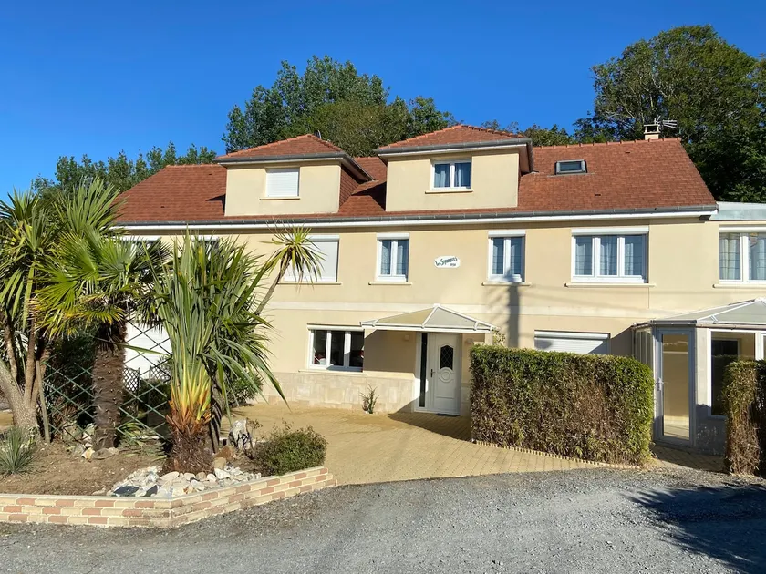 8-person gîte with hot tub, landing beaches - Image 1