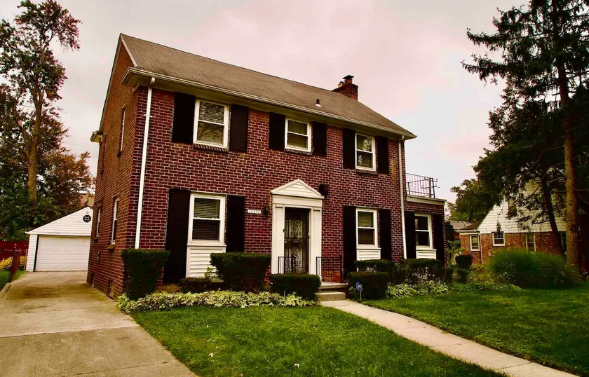 Adorable 3 bedroom with large backyard great for family fun - Image 1