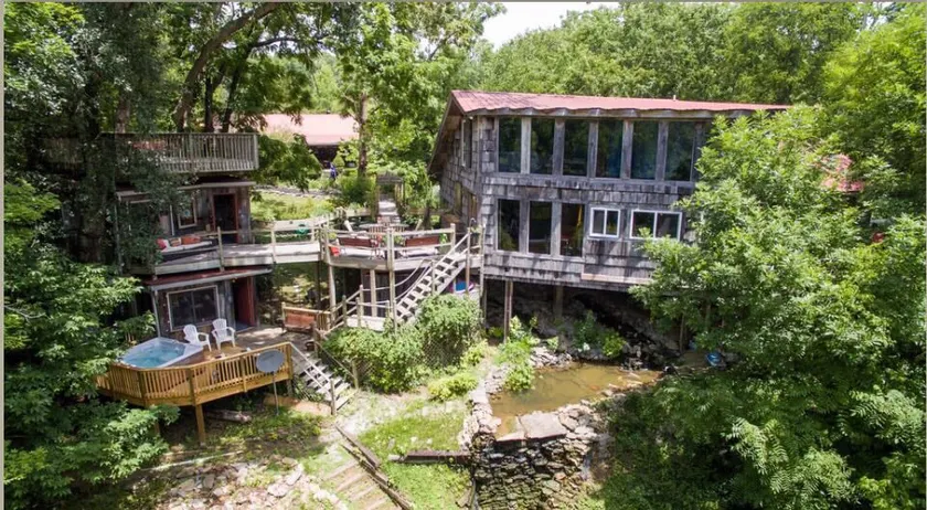 Superbe Treehouse Mansion - Image 1