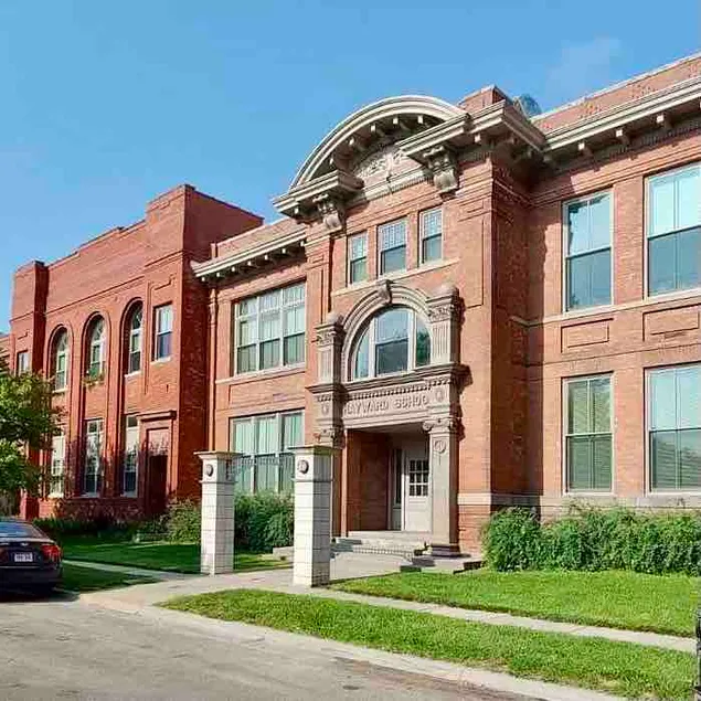 Modern 2 BR Condo Near Haymarket/Downtown - Image 1