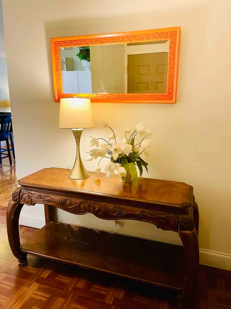 Spacious 1 br Downtown w/Roku TV! - Image 1