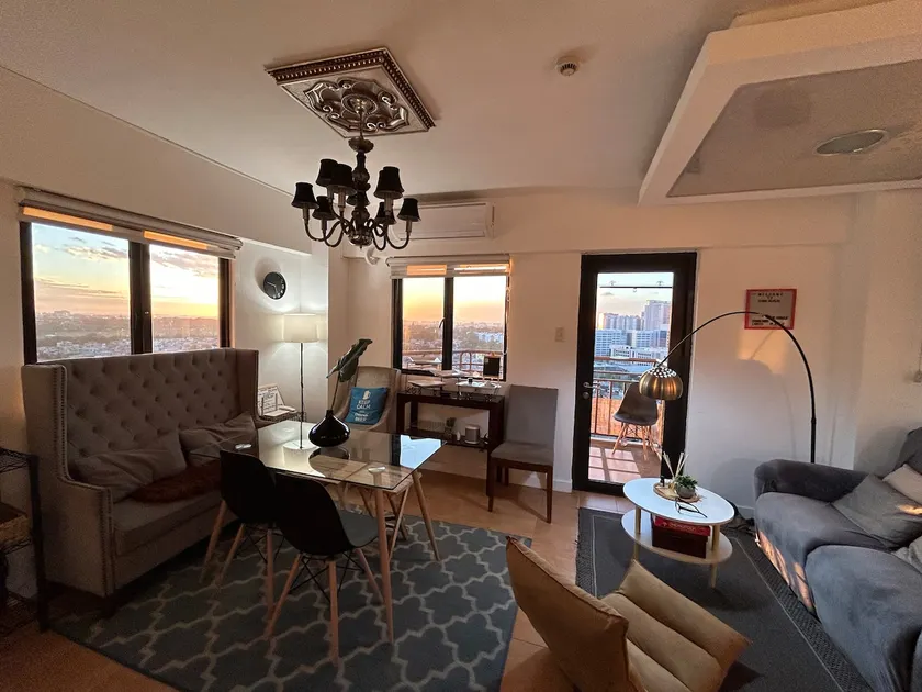 Breezy, rustic 3 Bedroom Condo on the 22nd floor - Image 1