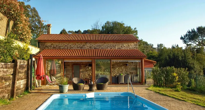 Country House with a Pool - Image 1