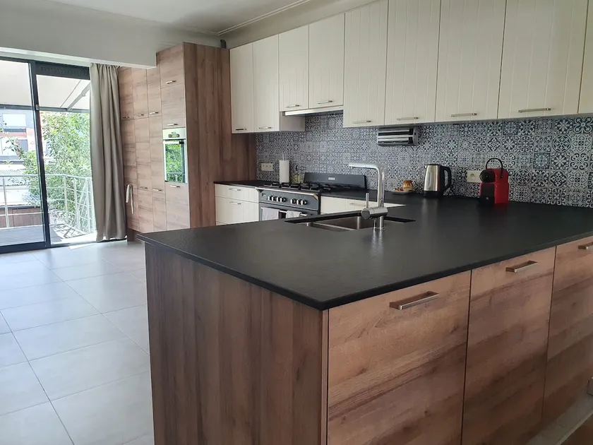 Beautiful home with large terrace & parking space! - Image 1