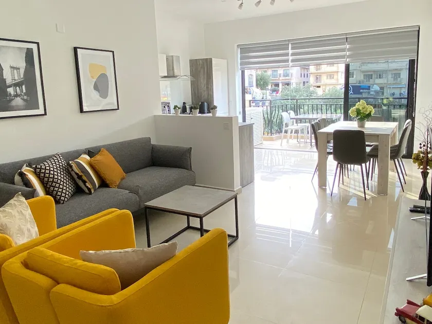 Brand New Mellieha Apt avec vue sur la mer et parking sur place - Image 1