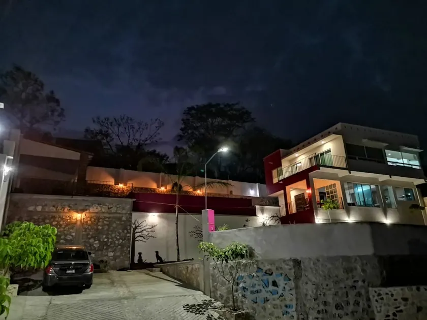 DREAM HOUSE - Image 1