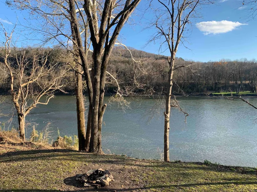 Riverhouse @Mt. View ~on the White River - Image 1