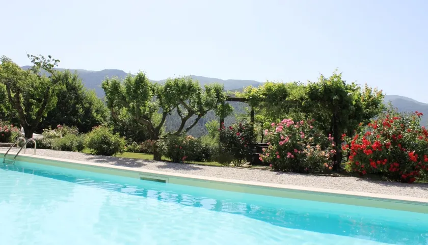 Gorgeous loft with high ceilings, wooden interiors and panoramic terrace, pool - Image 1