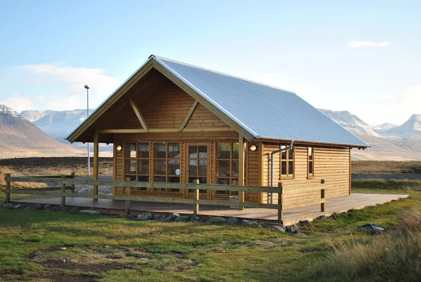 Cozy 6-Person Cottage with Hot Pool - Image 1
