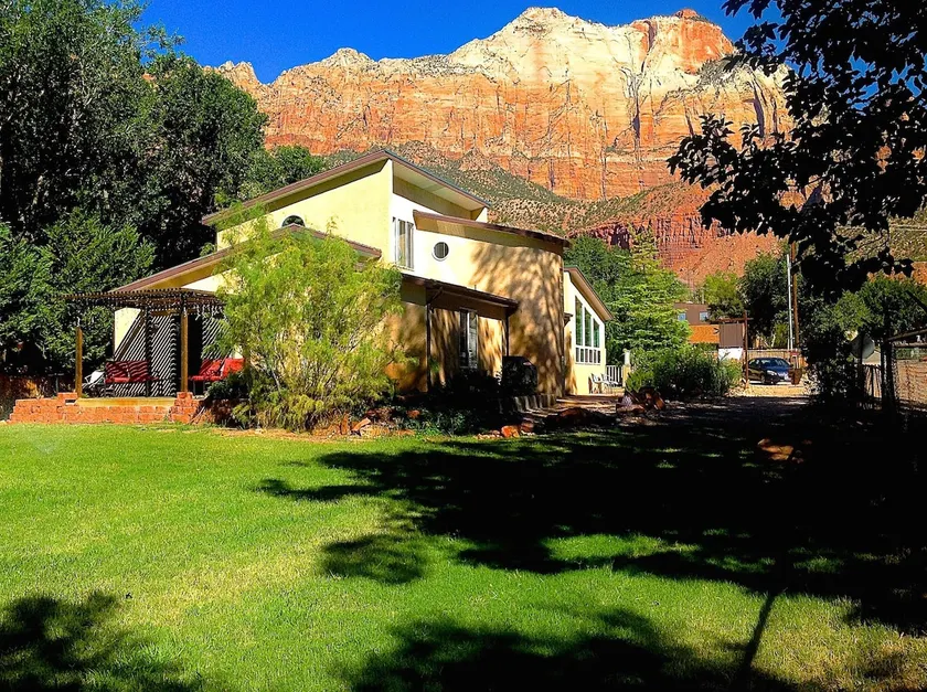 6 brm Zion Vacation Home, Center of Springdale, Ut - Image 1