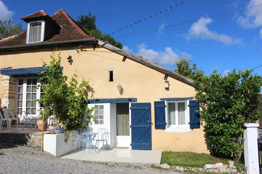 Beautiful 2-room in Quillat Béarnaise house - Image 1