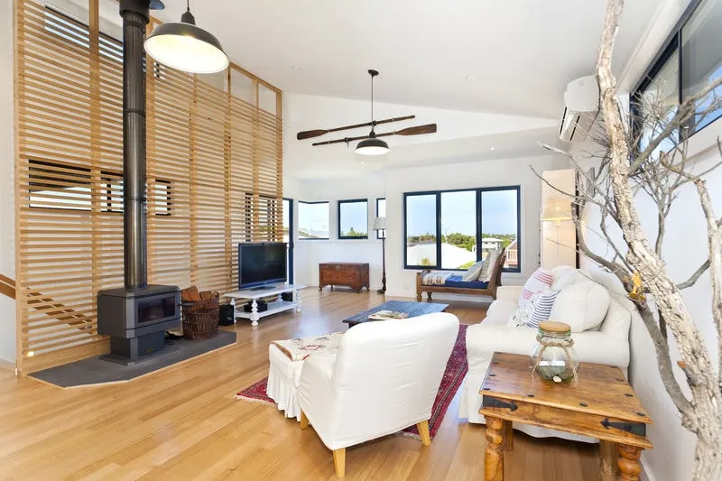 Apollo Bay Beach House - 300 metres from beach - Image 1
