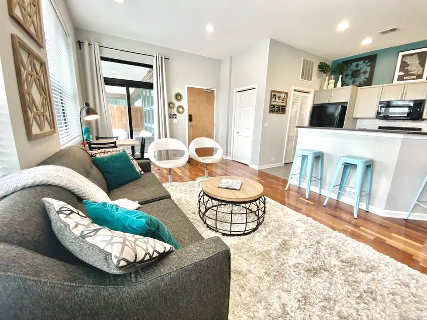 Perfect Spot & Spacious 2BR+2BA | Mapletree Suites - Image 1
