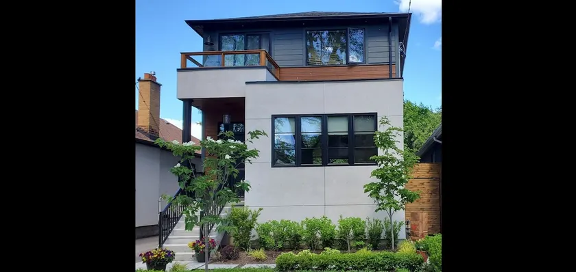 Executive Home in Lakefront Community - Image 1