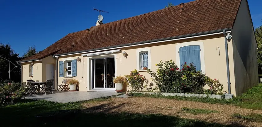 Bright and quiet house - Image 1