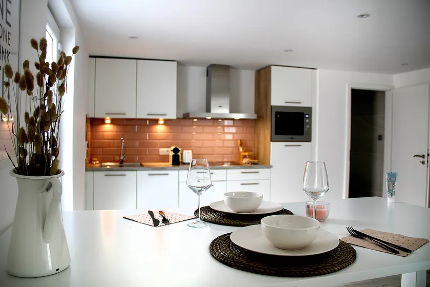 White Cocooning Apartment in the quiet countryside - Image 1