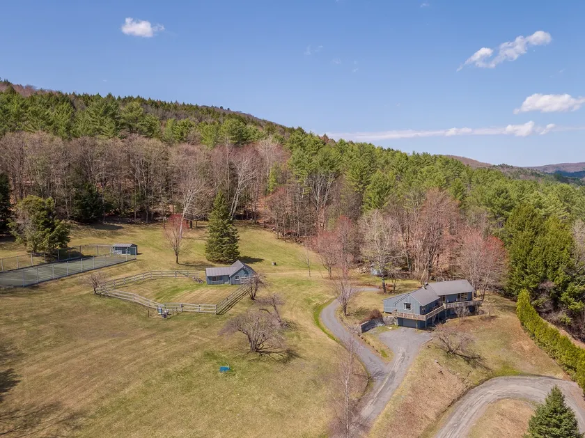 Hillcrest Manor of Vermont - Image 1