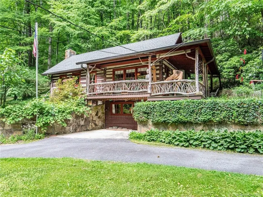 Stonewood Cabin| Hot Tub | Romantic & Historic - Image 1