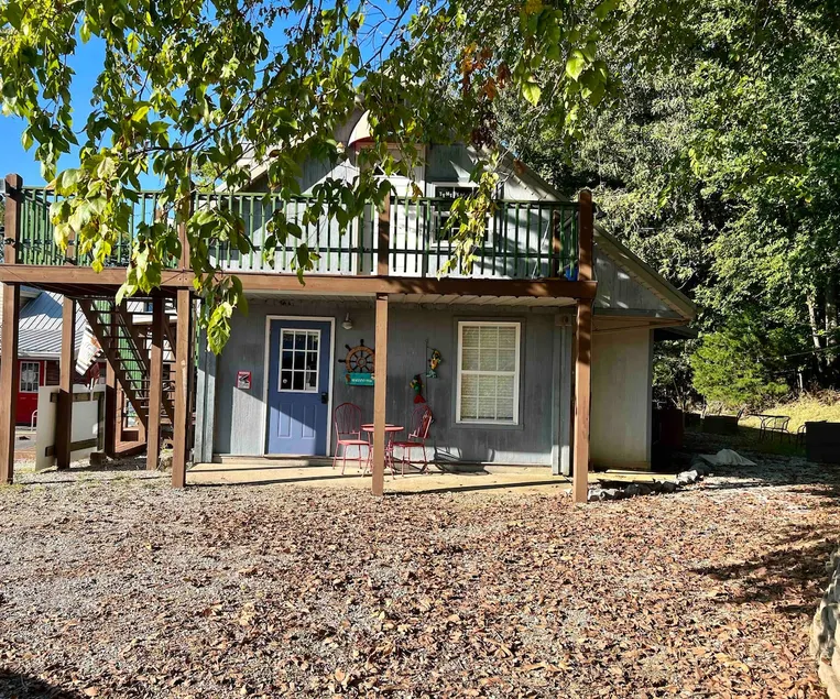 Funky Little Shack at Grand Rivers - Image 1