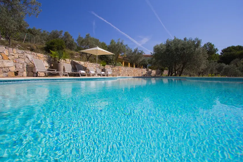 Large Villa with heated pool and stunning views set among olive trees - Image 1