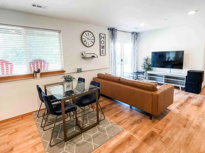 Spacious and Cozy 3BR Suite with Backyard - Image 1