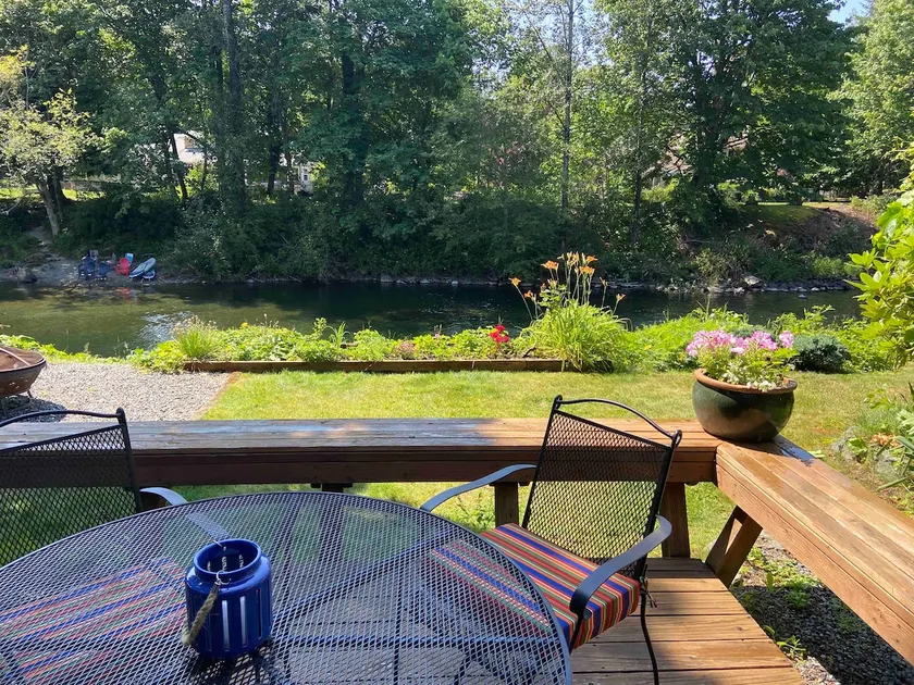 Riverfront 2 bedroom kayaking/hiking/biking/skiing - Image 1