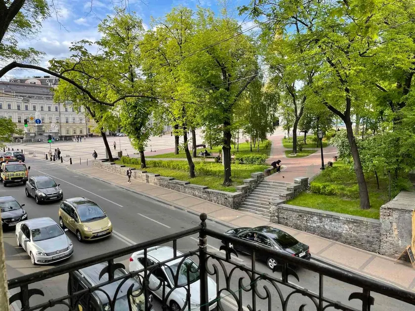 Amazing view of St. Michael's square, 2 bedroom ap - Image 1