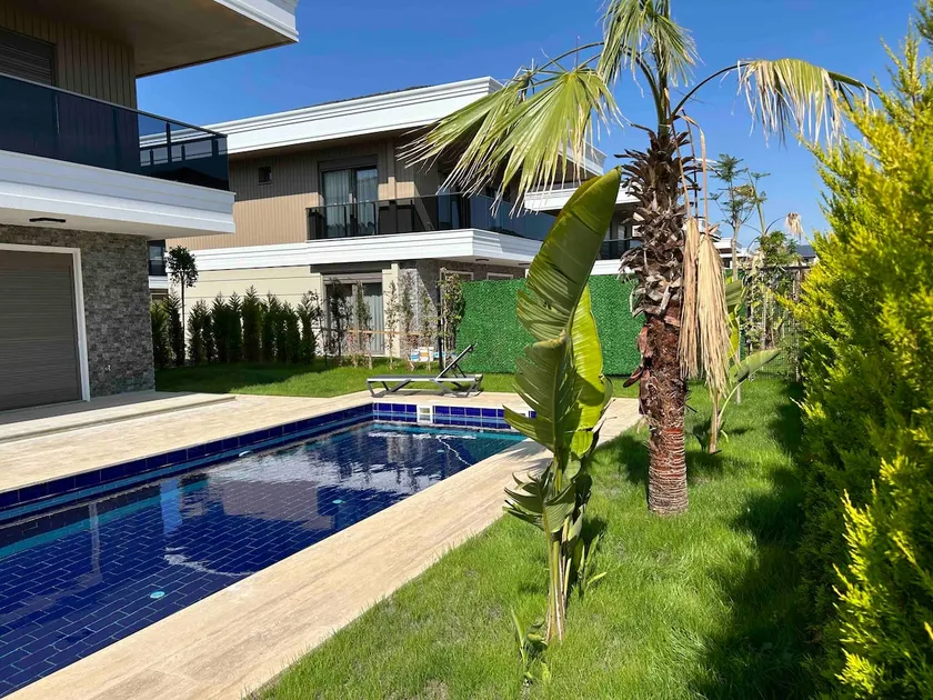 De-Luxe Villa Club - Image 1
