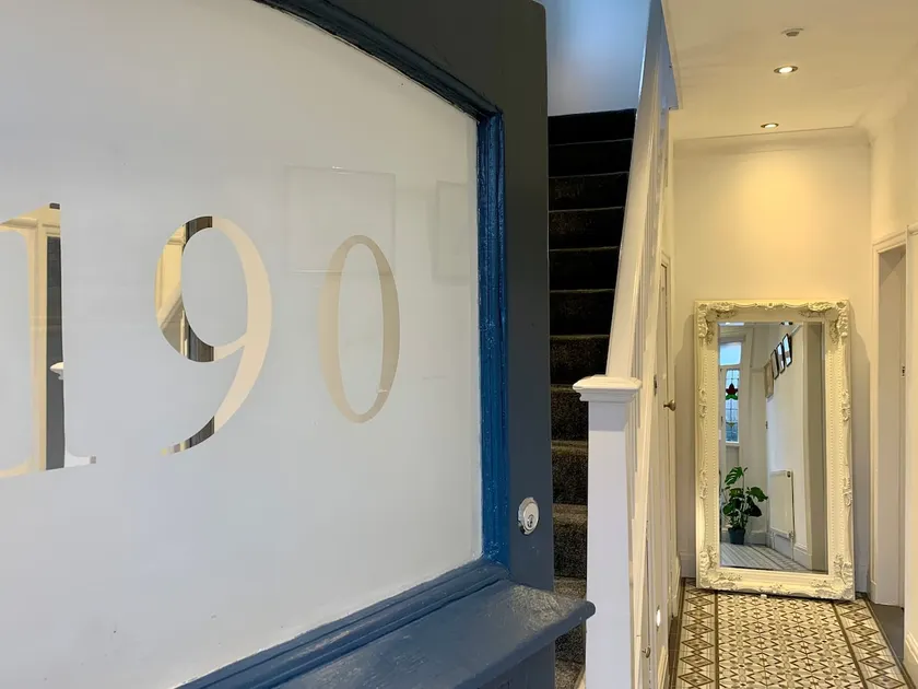 Entire house perfect for airport & city sleeps 10 - Image 1