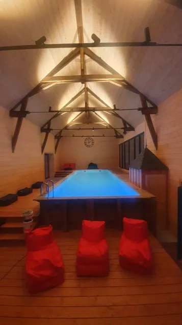 Domaine de Chaillauroy, large indoor pool - Image 1