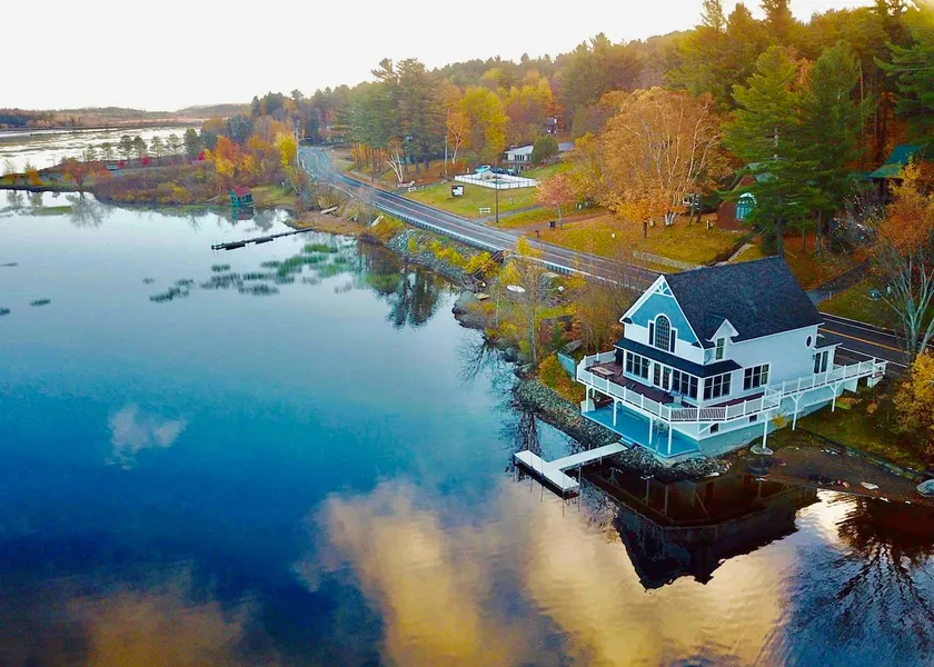Adirondack Lakefront Getaway - Image 1