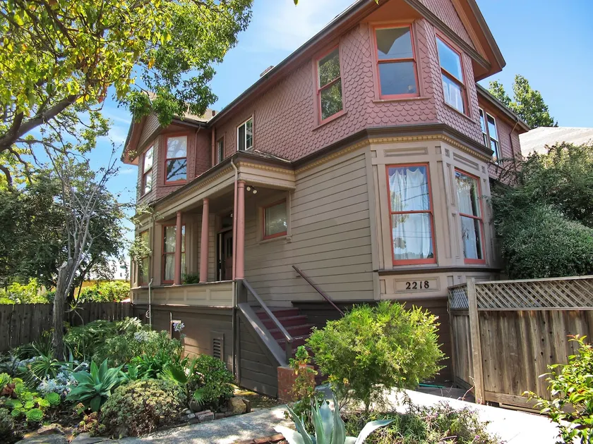Sunny 1BR in Gorgeous Berkeley Victorian - Image 1