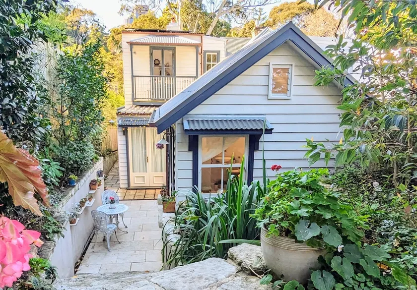 The Bath House - Cozy Luxe Garden Cottage near CBD - Image 1