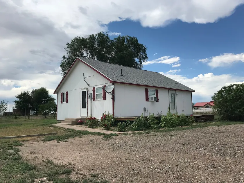 Mountain View Country Cottage - Image 1