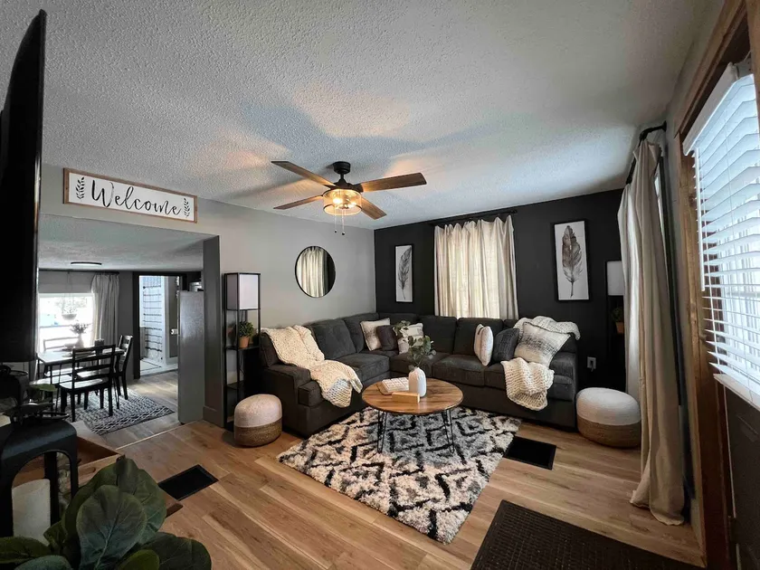Beautiful renovated 2 bedroom house in potsdam! - Image 1
