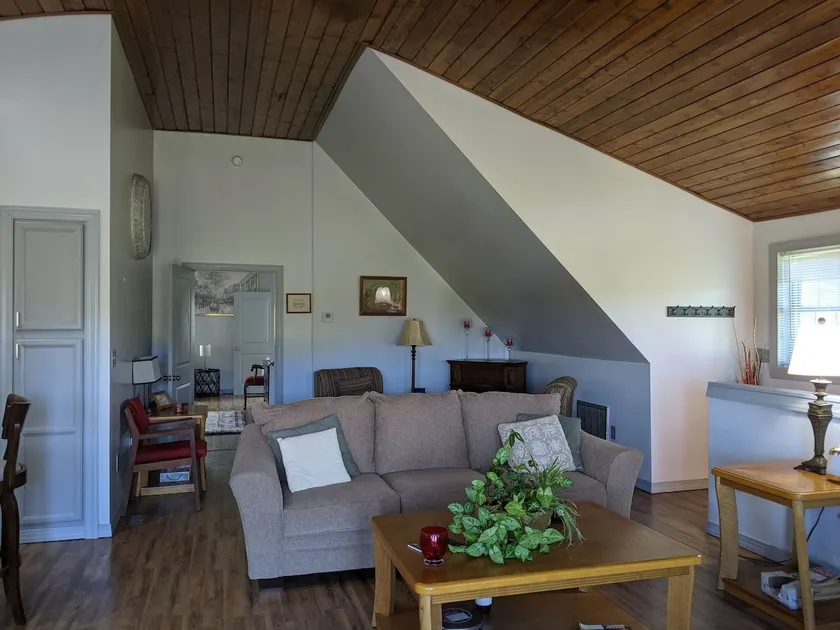 Wake surrounded by views of the beautiful Blue Ridge Mountains in this lovely 1 bedroom vacation home. - Image 1