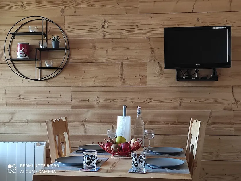 Ski-in apartment with magnificent mountain views - Image 1