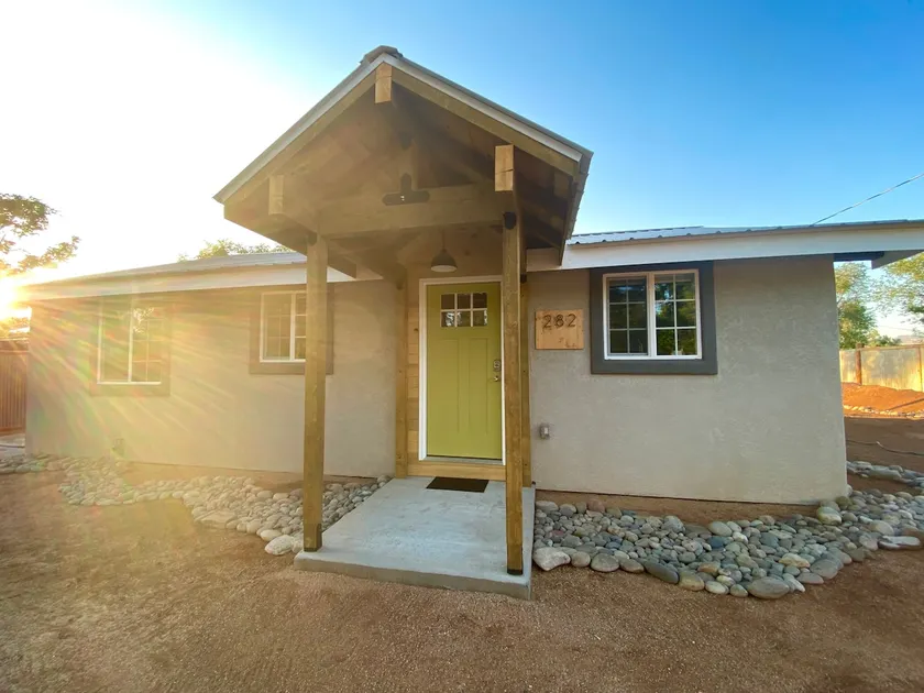 Cozy House - Close to biking/Pet Friendly - Image 1