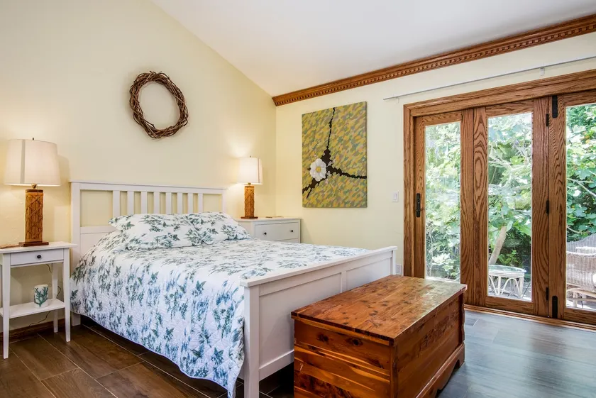 Beach City Bungalow - Image 1
