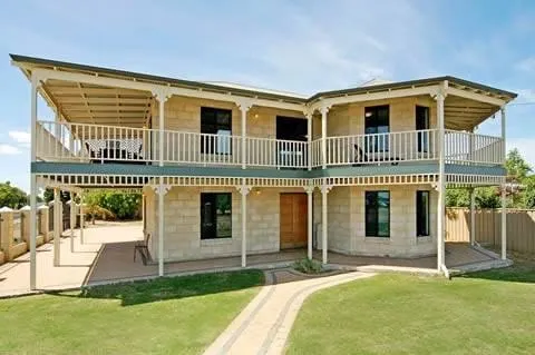 Island View Beach House - Premium Beach Front - Image 1