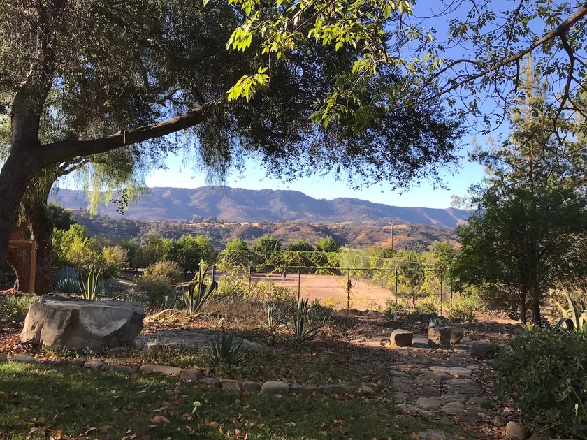 Ojai East End Ranch Home Views, Tennis, 8' Hot Tub - Image 1