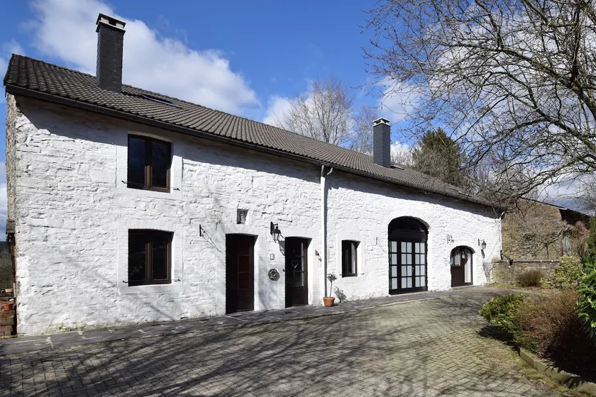 Former farmhouse in a quiet village - Image 1