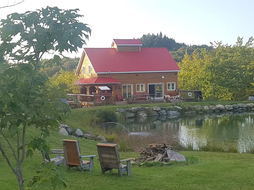 My cabin in Canada!! We're going Ô CHÂLÂ! - Image 1