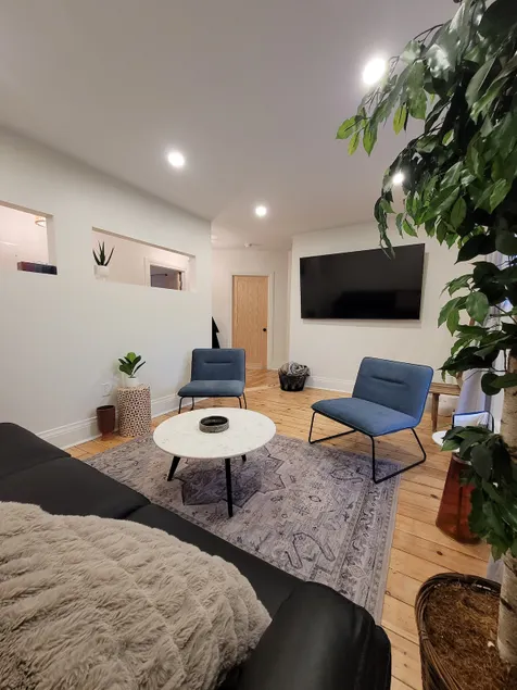 ”The Oasis” a Walkerville dream / 2 Bed - 1 Bath - Image 1