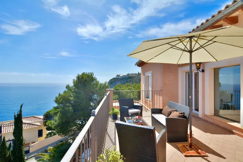 Bella villa con piscina privata e giardino, vista sul mare - Image 1