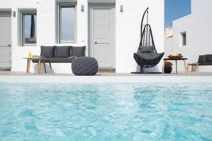 White Orchid Suites | 2 | Heated Shared Mini Pool - Image 1