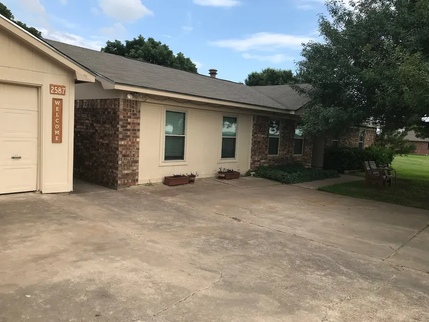 Serenity Place Close to Waco, Magnolia, & Baylor - Image 1