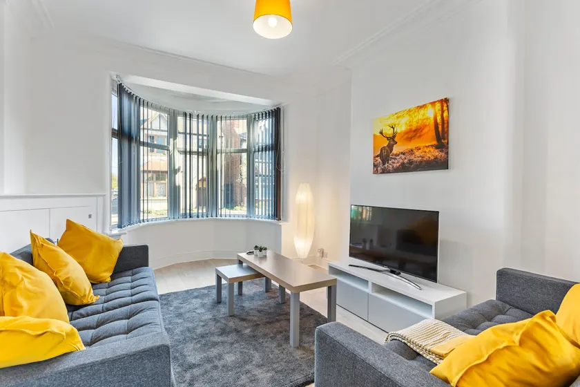 Jasmine Villa A - Ideal for QMC & Uni - Free parking - Image 1