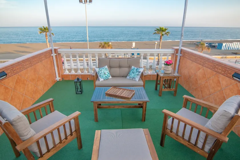 Golden Oasis at the Torre del Mar beach - Image 1