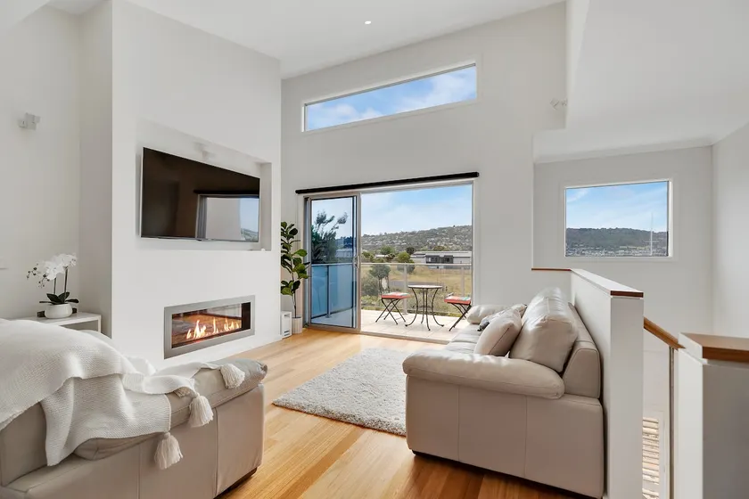 South Harbourside - Stay 3 Pay 2 Special - For stays up until 1st September 2026 - Image 1